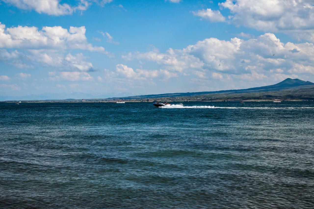 Garden Inn Resort Sevan Exteriör bild